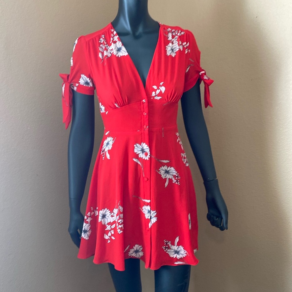Short sleeve red floral dress. Size 8